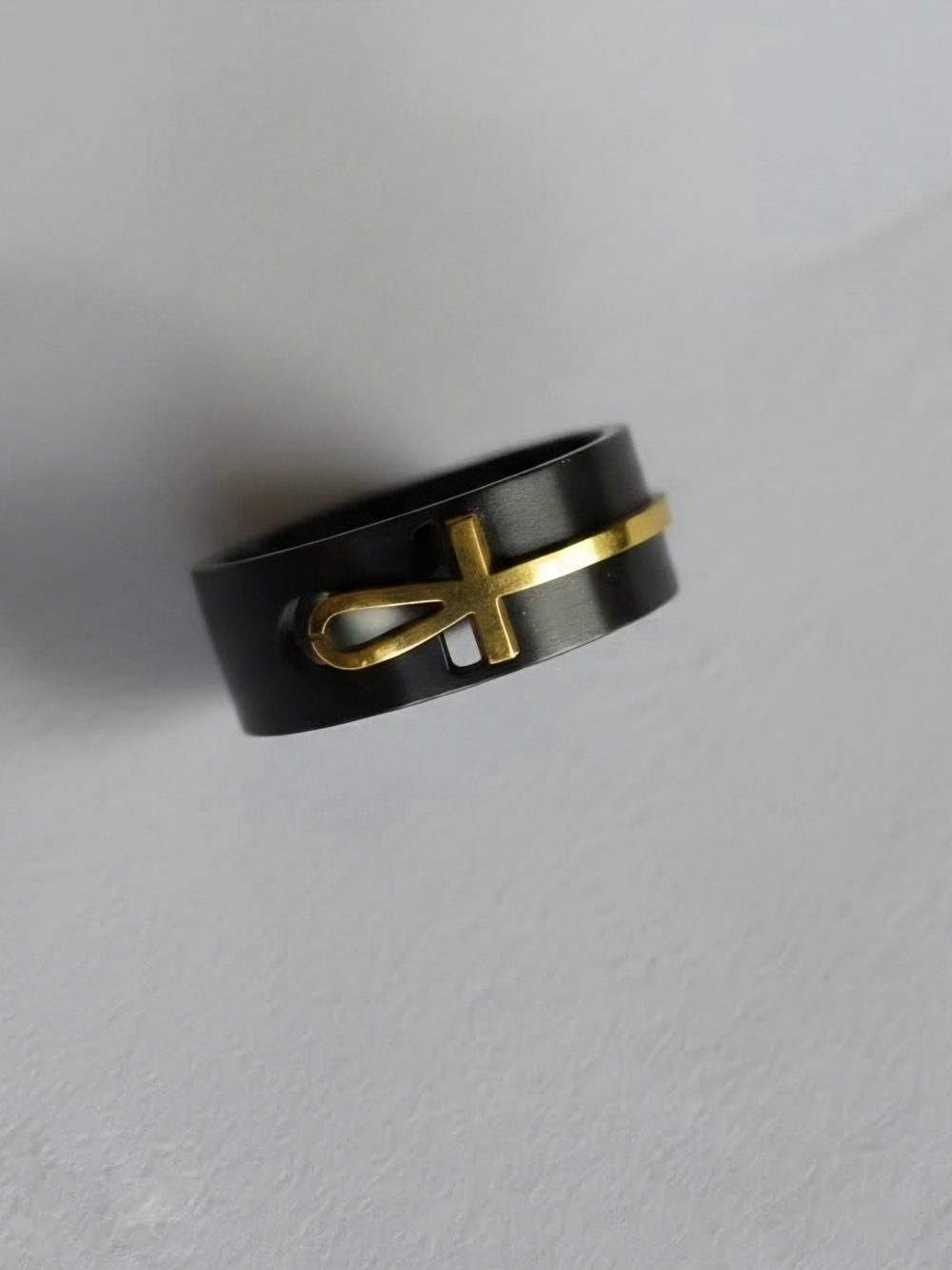 Black and Gold Men's Ankh Ring - Stylish Accessory